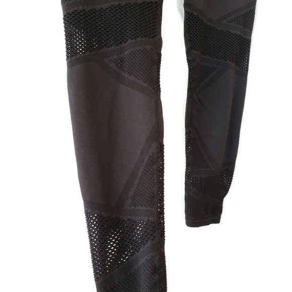 Fabletics Seamless Black Mesh High Rise Leggings Size: Small - Picture 7 of 7